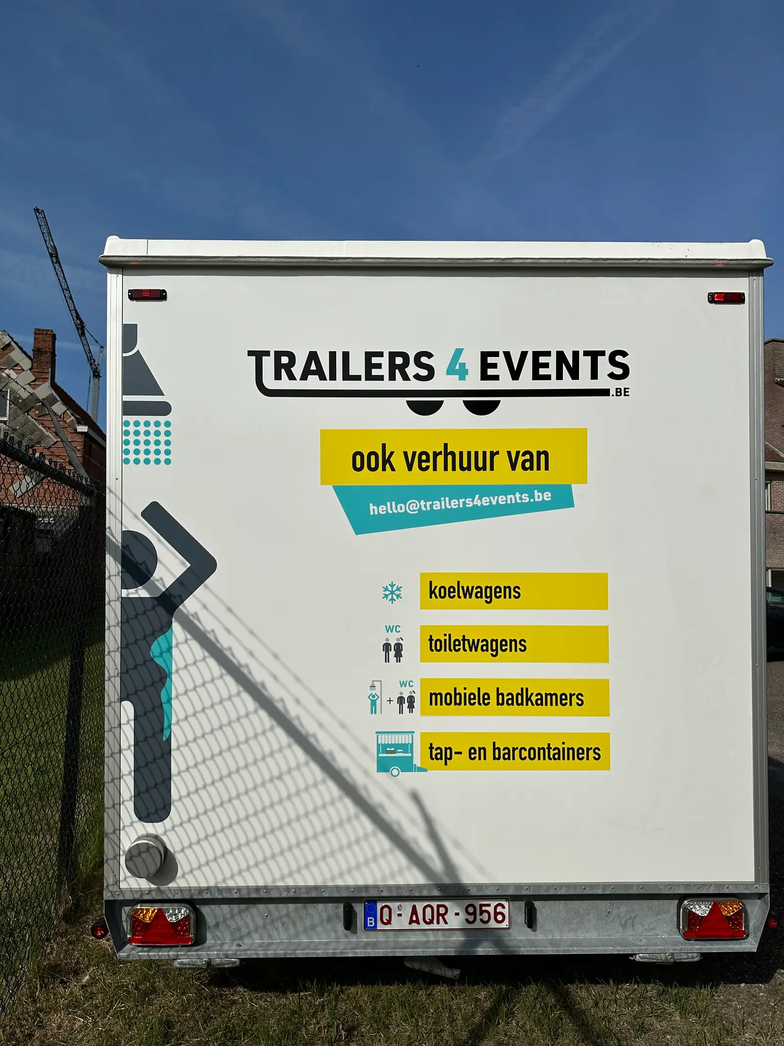 Voertuigbelettering aanhangwagen douchewagen lokeren 2