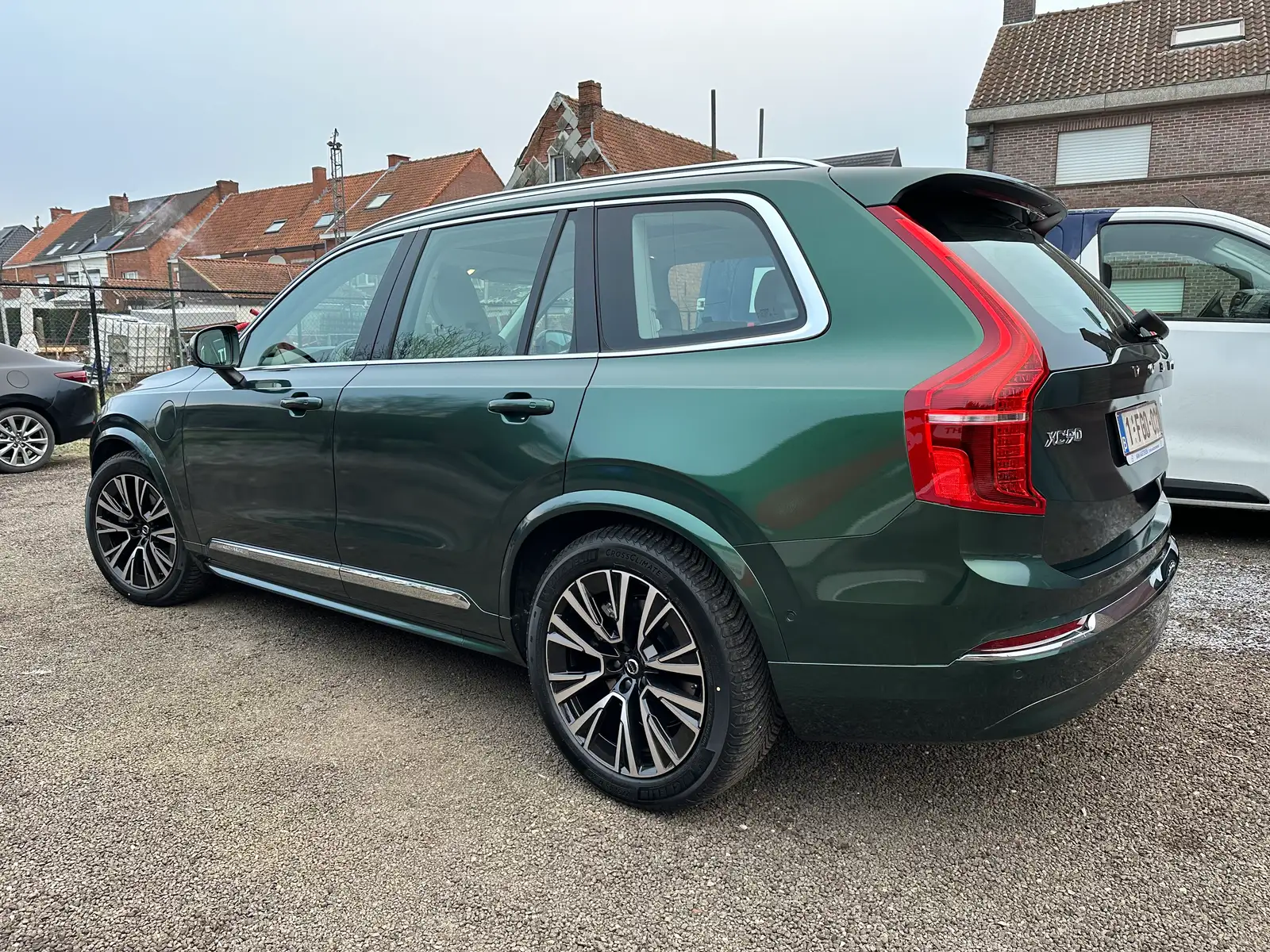 Voertuigbelettering fullwrap carwrap blinkendmetallicgroen lokeren volvo